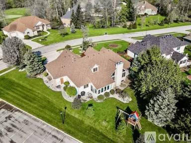 Main picture of 623 Chestnut Hills Pkwy