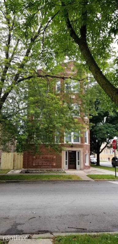 Main picture of 4357 S Sacramento Ave