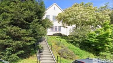 Main picture of 118 B St