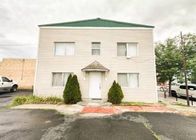 Main picture of 26 W Main St