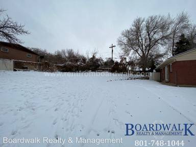 Main picture of 1819 S Davis Blvd