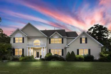 Main picture of 2044 Paavo Ct