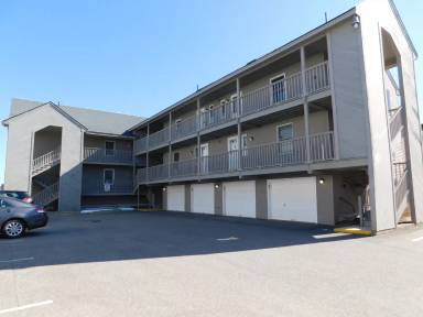 Main picture of 105 E Grand Ave
