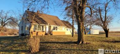 Main picture of 9332 Skyline Dr