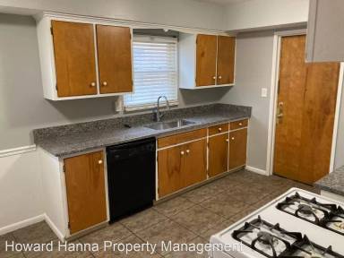 Main picture of 17876 Lake Shore Blvd