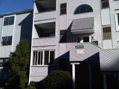 Main picture of 1024 Governor House Cir