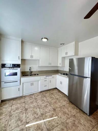 Main picture of 9462 Oak St