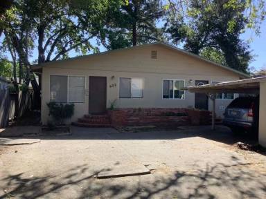 Main picture of 924 Wright St