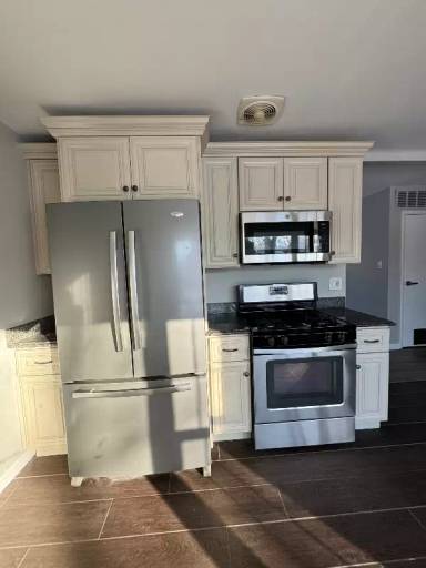 Main picture of 1490 Highland Blvd