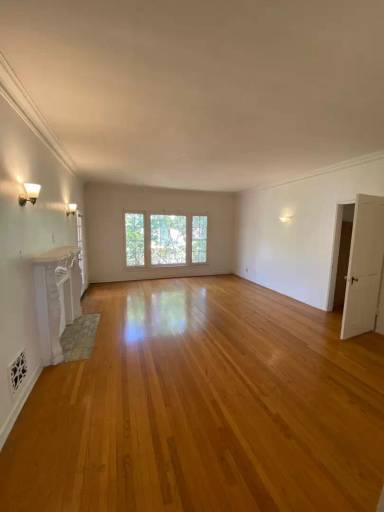 Main picture of 1436 1/2 S Orange Grove Ave