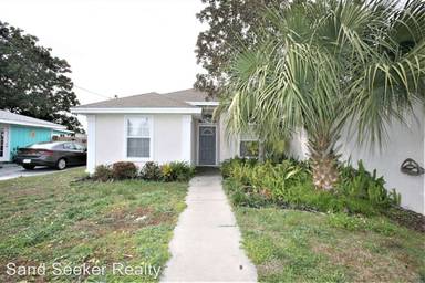 Main picture of 224 N El Centro Blvd
