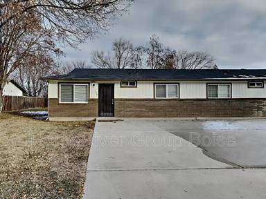 Main picture of 106 N Homedale Ave