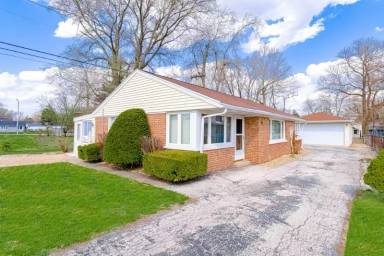 Main picture of 10009 S 52nd Ave