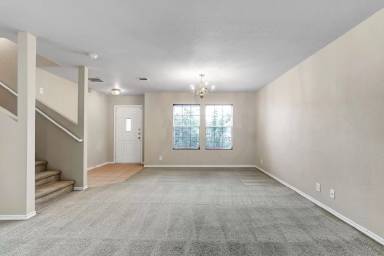 Main picture of 210 Birchwood Bay