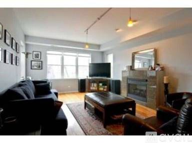 Main picture of 4301 N Troy St