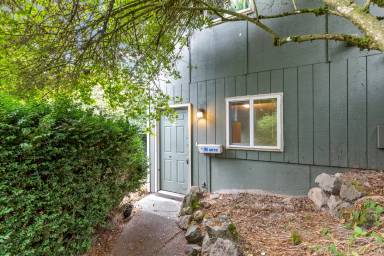 Main picture of 418 S Yantic Ave