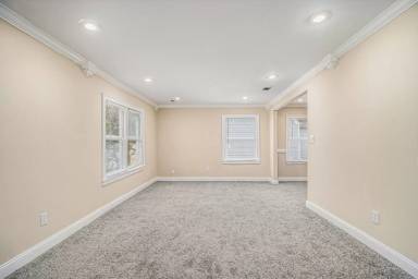 Main picture of 2483 Mellville Ave