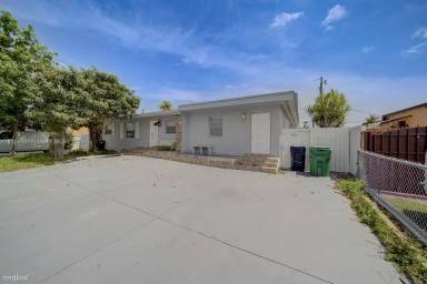 Main picture of 7622 SW 21st St