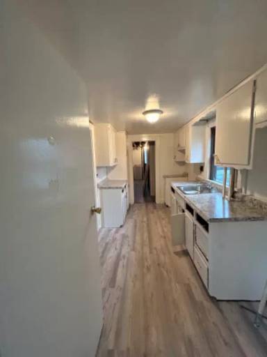 Main picture of 120 Lawrence St