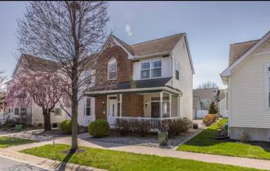 Main picture of 1004 Olympia St