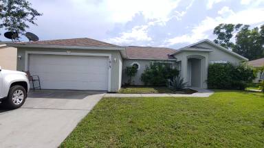 Main picture of 1013 SW College Park Rd
