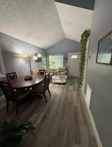Main picture of 669 Newton Ave S