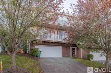 Main picture of 500 Oaktree Blvd
