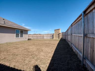 Main picture of 631 Fallbrook Dr