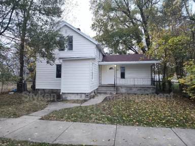 Main picture of 818 N Rosewood Ave