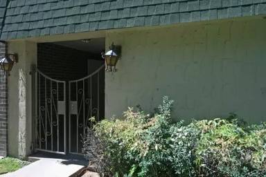 Main picture of 3535 S Pearl St