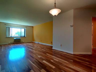 Main picture of 21 Lake St