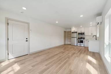 Main picture of 1512 12th Ave S