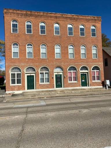 Main picture of 315 W Main St