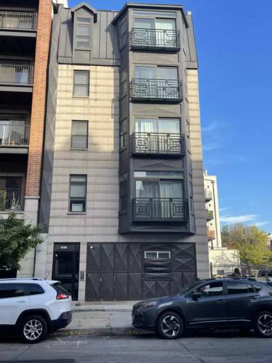 Main picture of 1427 N Sedgwick St