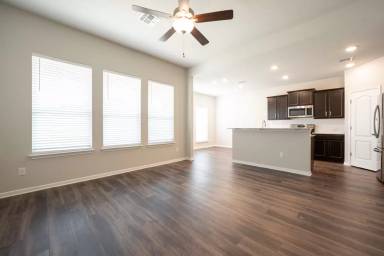 Main picture of 720 Friars Lndg