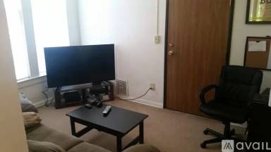 Main picture of 623 E 1st St