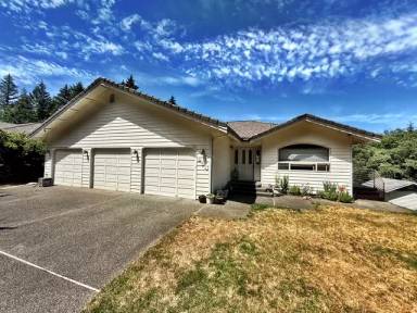 Main picture of 634 NE Dawn Rd
