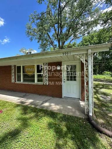 Main picture of 5925 Jefferson St