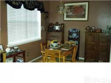 Main picture of 135 Revolution Dr