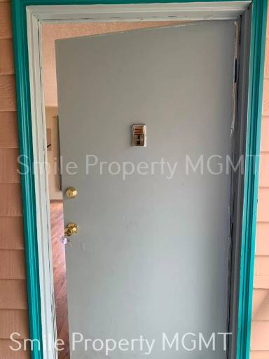 Main picture of 5420 SE Lafayette St