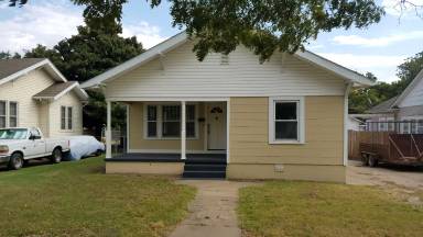 Main picture of 1420 S Keeler Ave