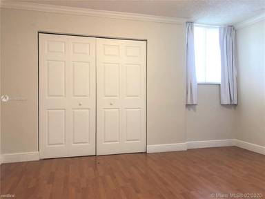 Main picture of 300 Madeira Ave