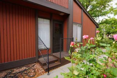 Main picture of 1155 Lakeside Dr