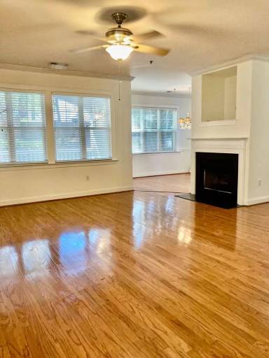 Main picture of 5601 Fairview Rd