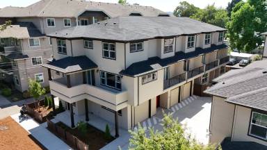 Main picture of 338 E 12th Ave