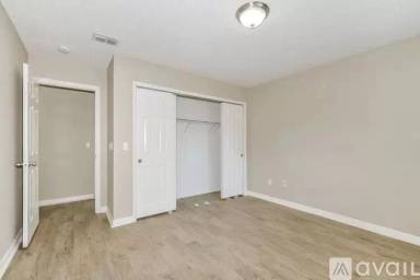 Main picture of 6937 W Summerdale Ave