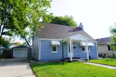 Main picture of 105 E Ainsworth St