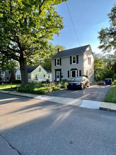 Main picture of 138 Sanford Ave