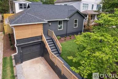 Main picture of 496 Glenwood Pl SE