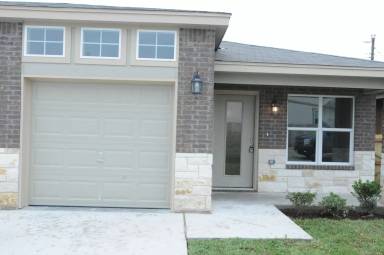 Main picture of 939 Pinewood Dr
